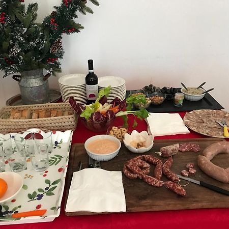 Casale Vicino Al Golf Nazionale Bed & Breakfast Monterosi Bagian luar foto