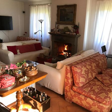 Casale Vicino Al Golf Nazionale Bed & Breakfast Monterosi Bagian luar foto