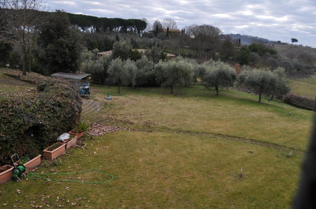 Casale Vicino Al Golf Nazionale Bed & Breakfast Monterosi Bagian luar foto